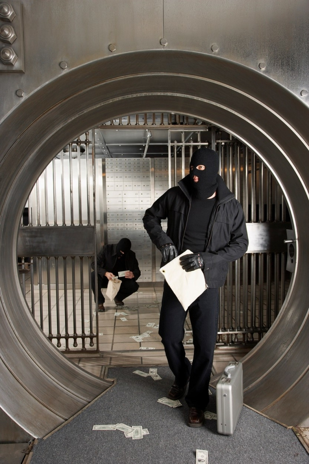 "Pink panteri" poharali jagodinsku zlataru!