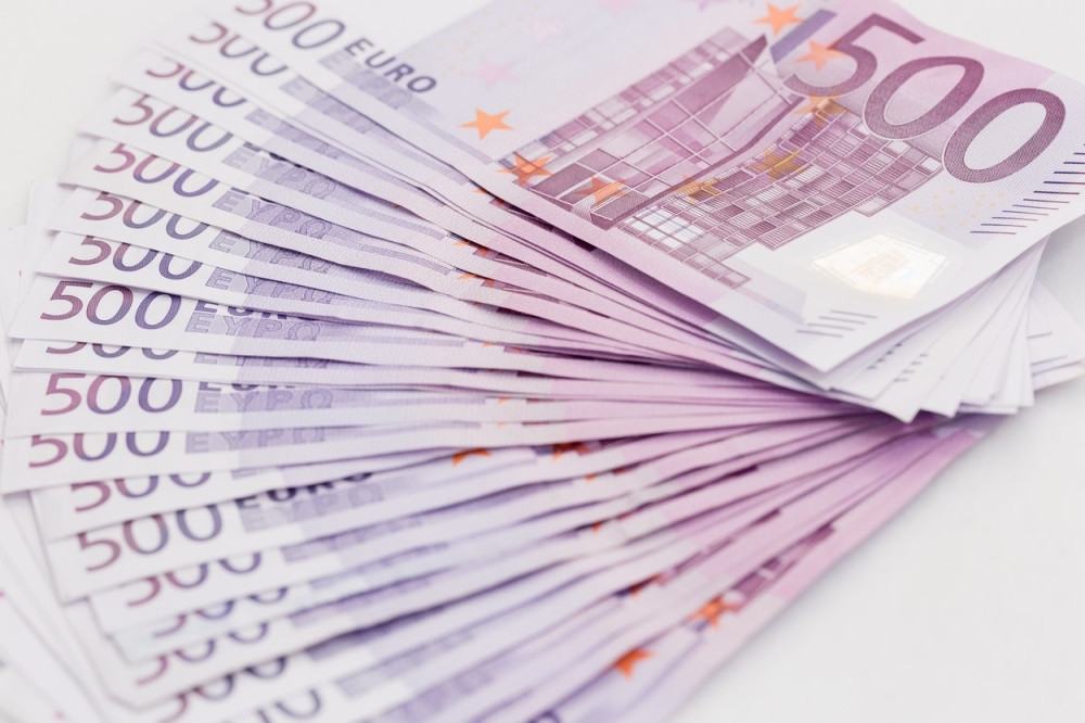 Dva Novosađanina ojadila Crnu Goru za 5.000 evra