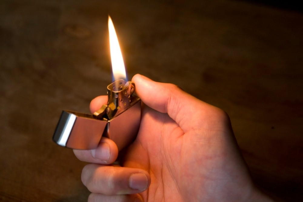 Polio vozača autobusa benzinom i zapalio!