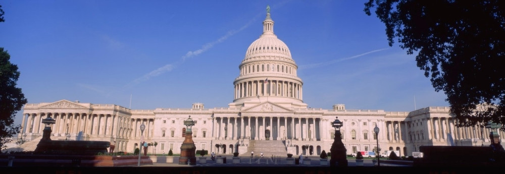 Srpska profesorka iz Čikaga brani našeg ambasadora u SAD!