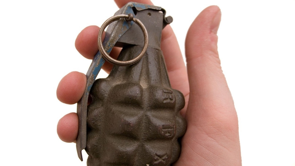 Otac majka, otac i četvoro dece se deigli u vazduh