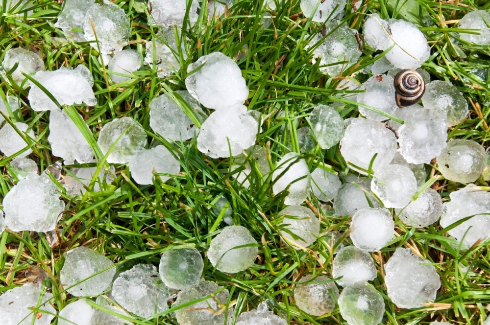 Žestoko nevreme pogodilo Novu Varoš, u Kuršumliji se izlio potok i odsekao 80 kuća