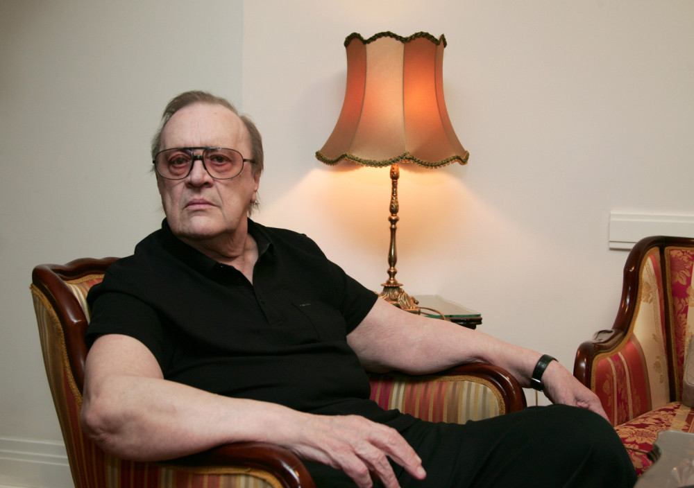 Preminuo Arsen Dedić