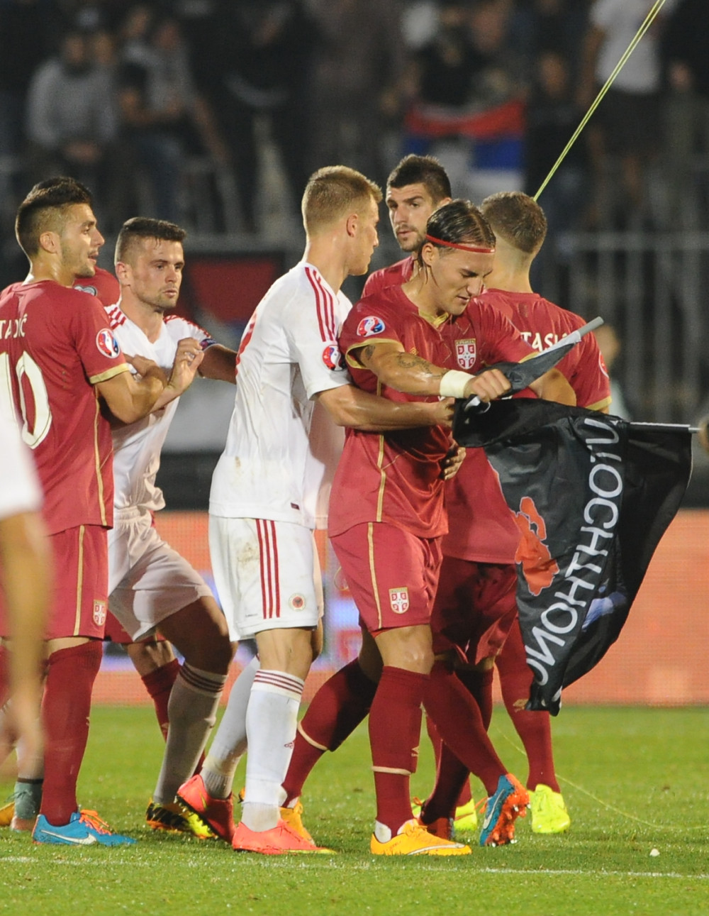 Albanski huligan: Srbi mi nudili novac da prekinem meč u Elbasanu!