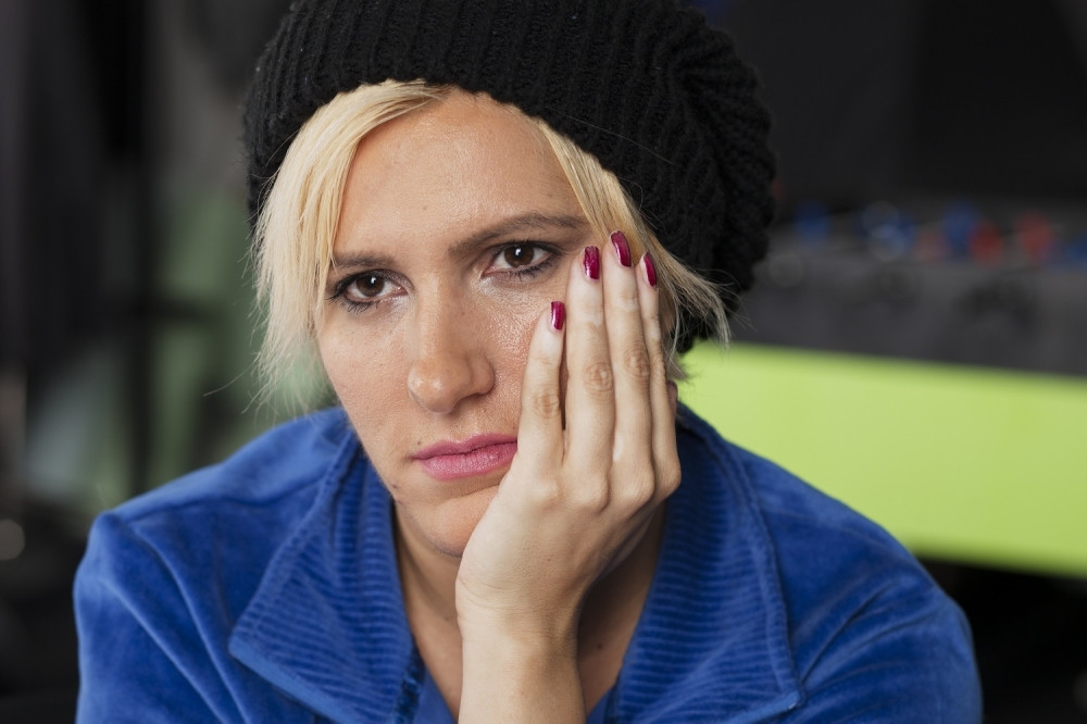 Jelena samu sebe pokopala u sudu!