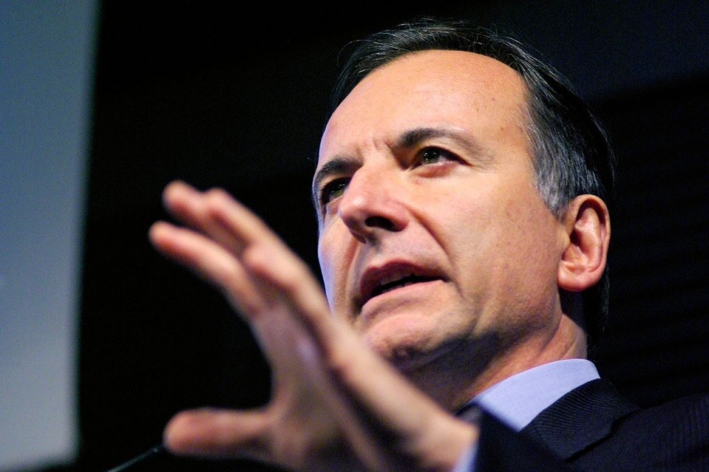 Fratini: Žalosno je što odbacuju Vučićevu inicijativu o danu sećanja