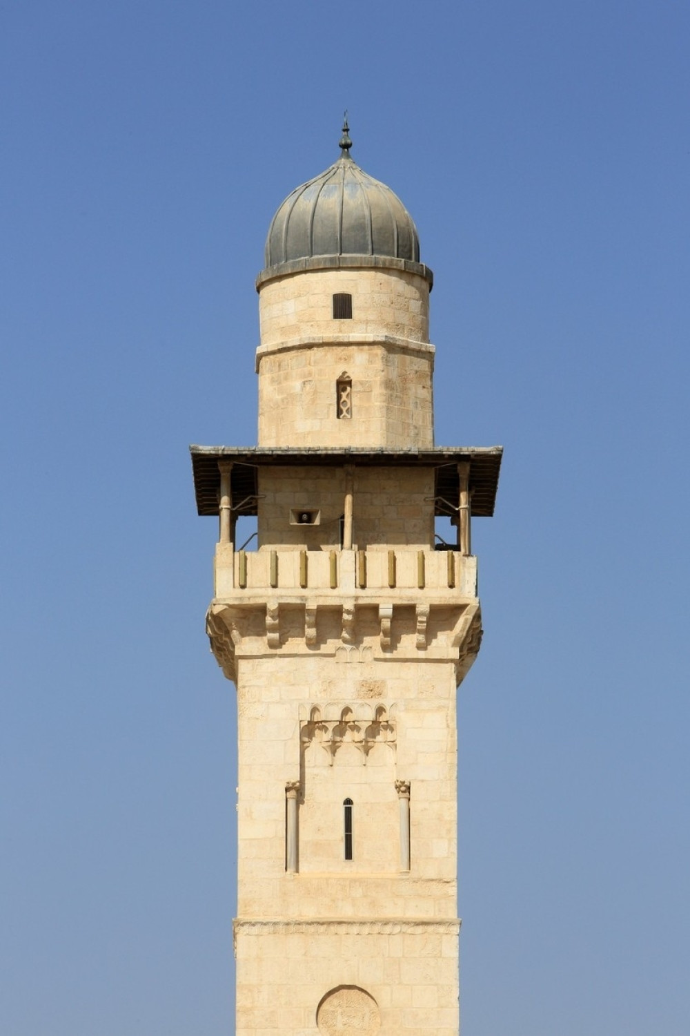 Rušio minaret na džamiji