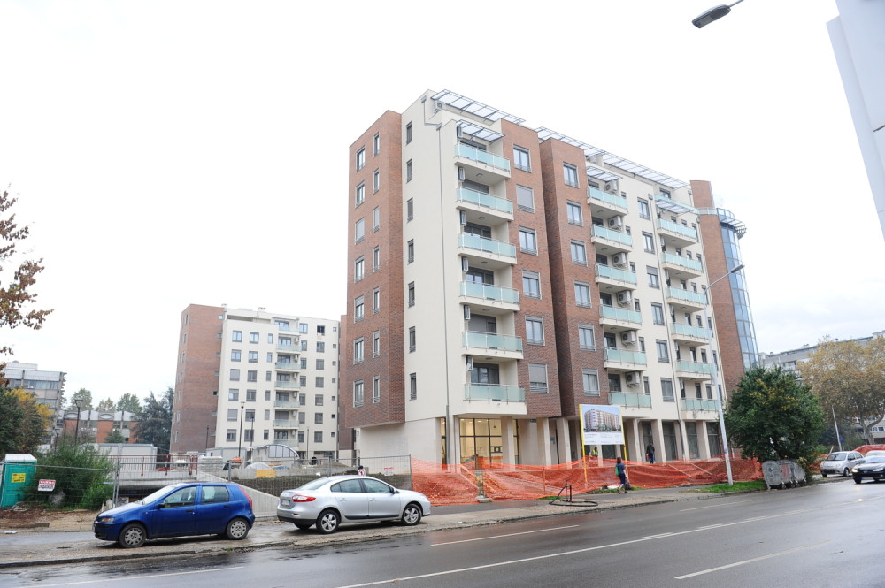 Isti problem u pozorištu u Vranju i "smrdljivim zgradama"