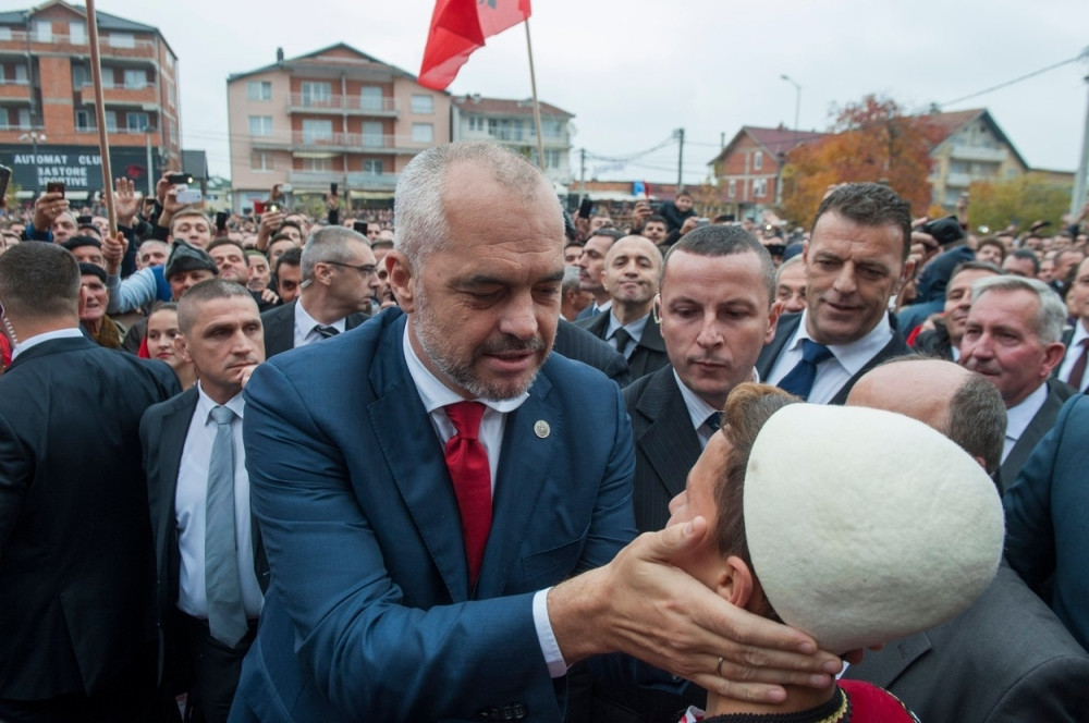 Albanci iz pakla i "Mafija Shqiptare" s Edijem Ramom finansiraju Kosovo, a glavni bos cinculira sa terorističkim organizacijama!