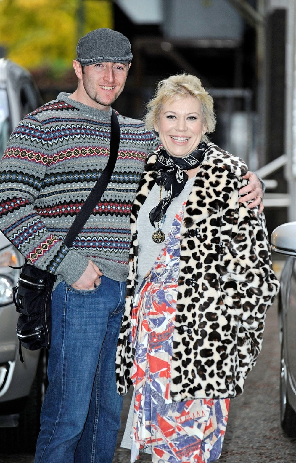 Poznatoj glumici eksplodirale grudi!