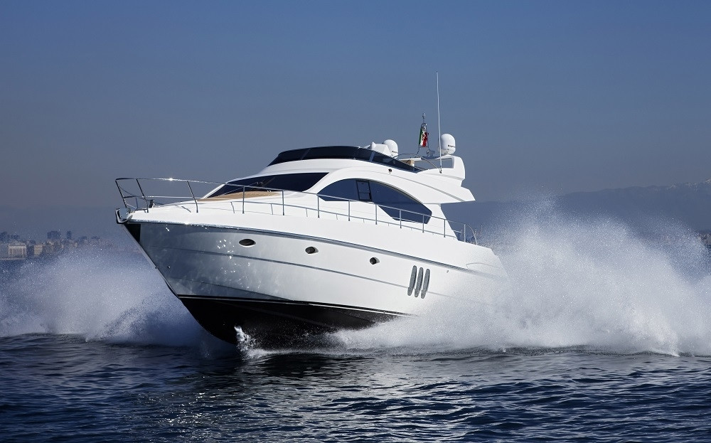 Carinici upali na sumnjivi gliser, zbog onoga što su pronašli počela je velika akcija hapšenja!