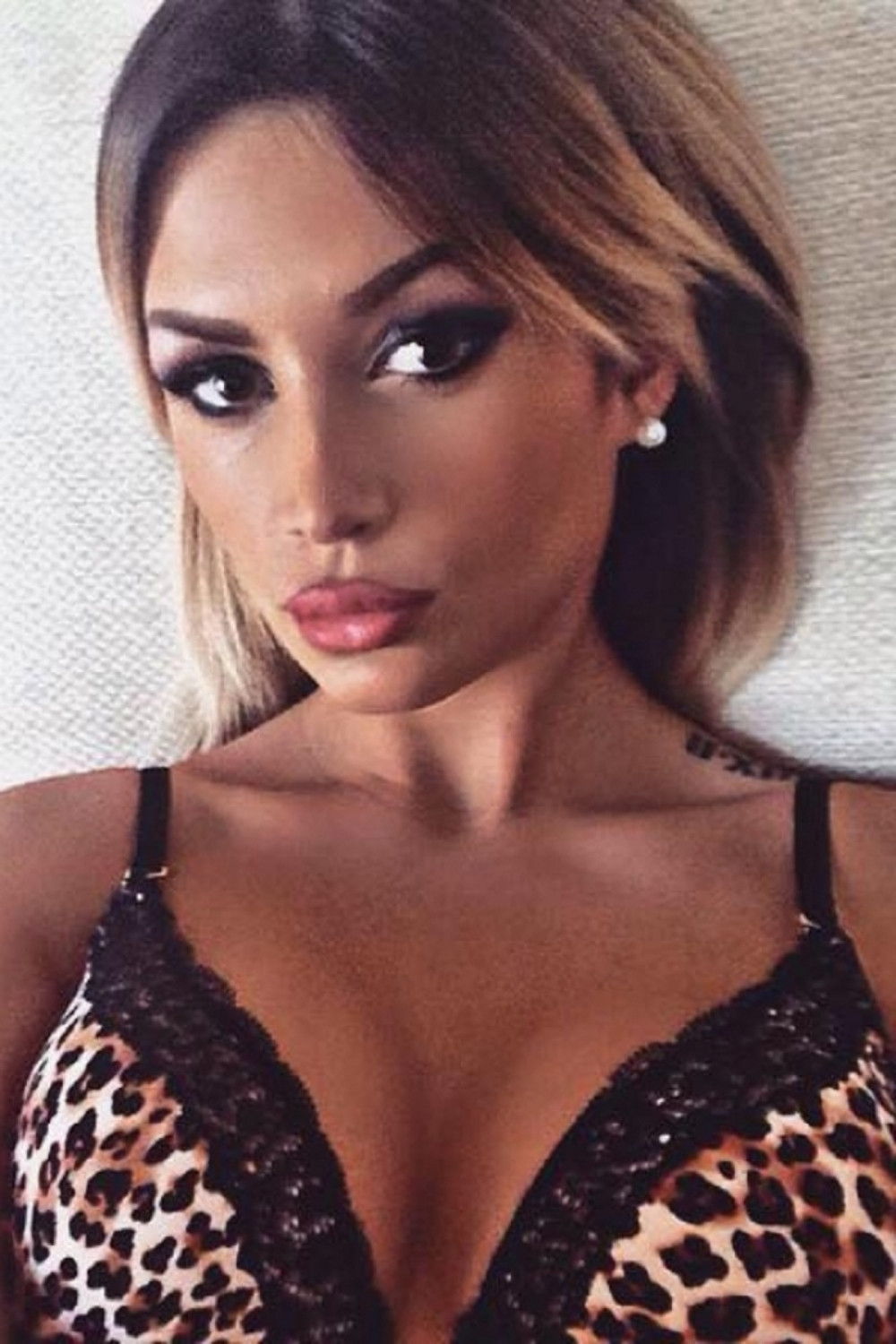 Mima imala seks u bazenu pred svima! (VIDEO)