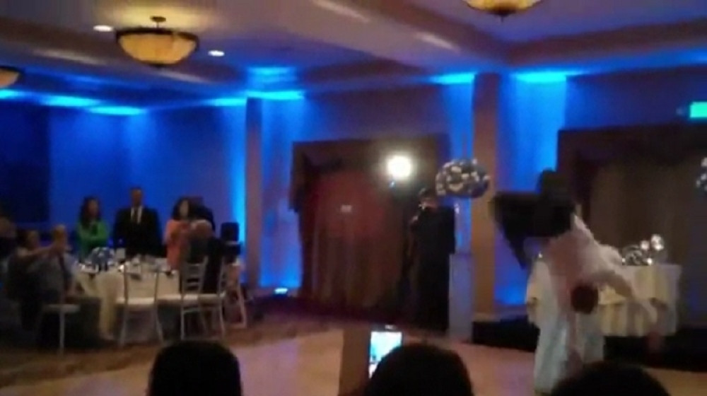 Mladoženja nokautirao mladu! (VIDEO)