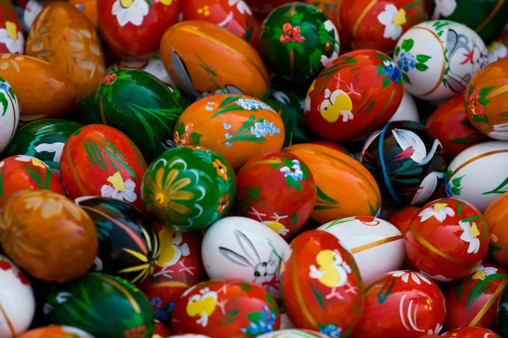 Slobodno ih ukrasite po želji, ali neka vam bar jedno bude u ovoj boji - postoji jak razlog!