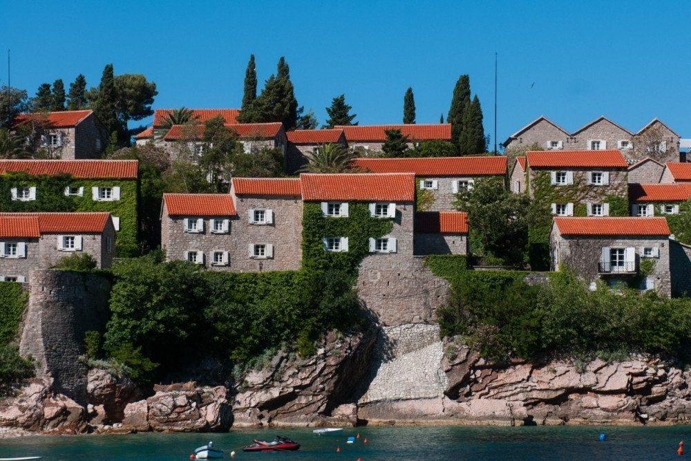 Srbi i Rusi najviše kupovali nekretnine u Crnoj Gori!