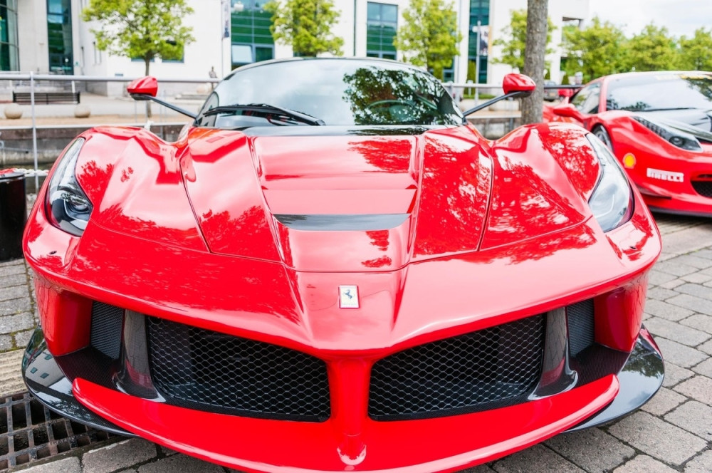 Policija hapsi trgovce automobilima