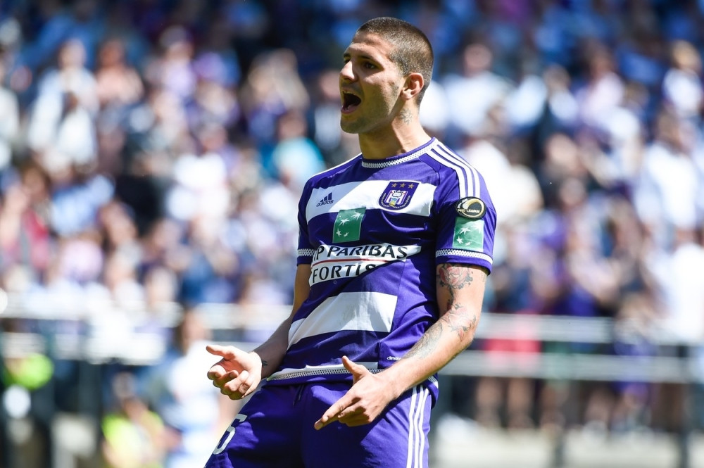 Mitru zaista dobro stoji crno-belo!