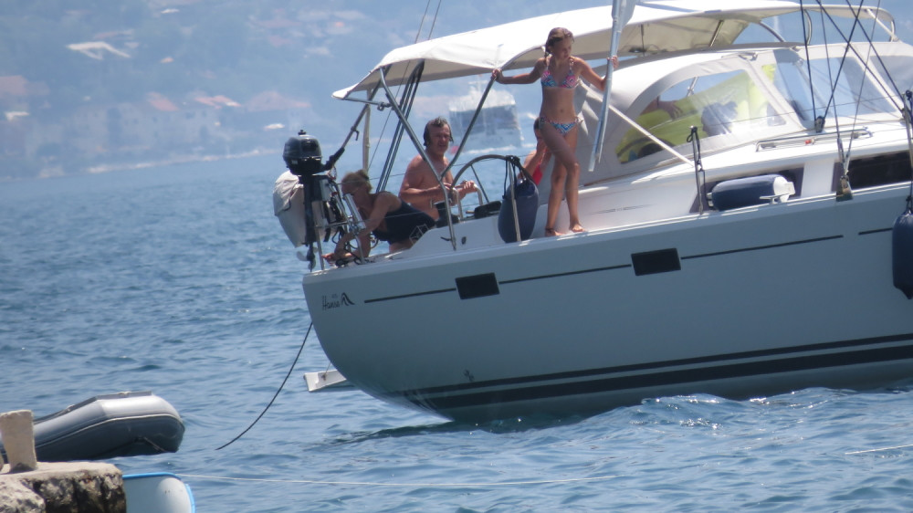 Brega na belu lađu! (FOTO)