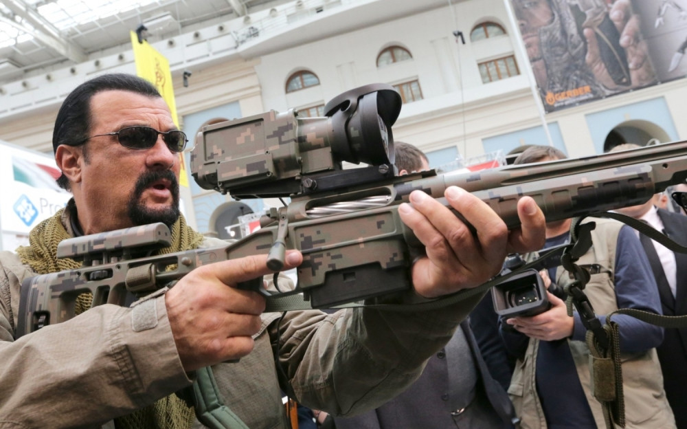 Sigal promoviše srpsko oružje!