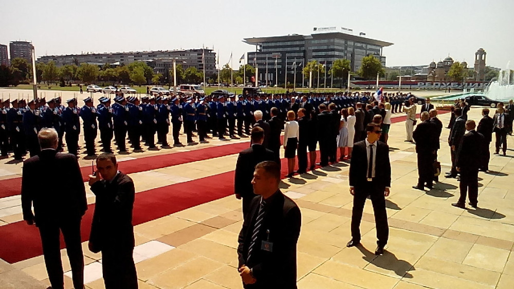 Tri poljupca za Bakira