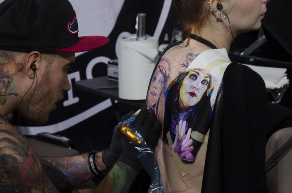 Nestalu bakicu našli u salonu za tetoviranje!