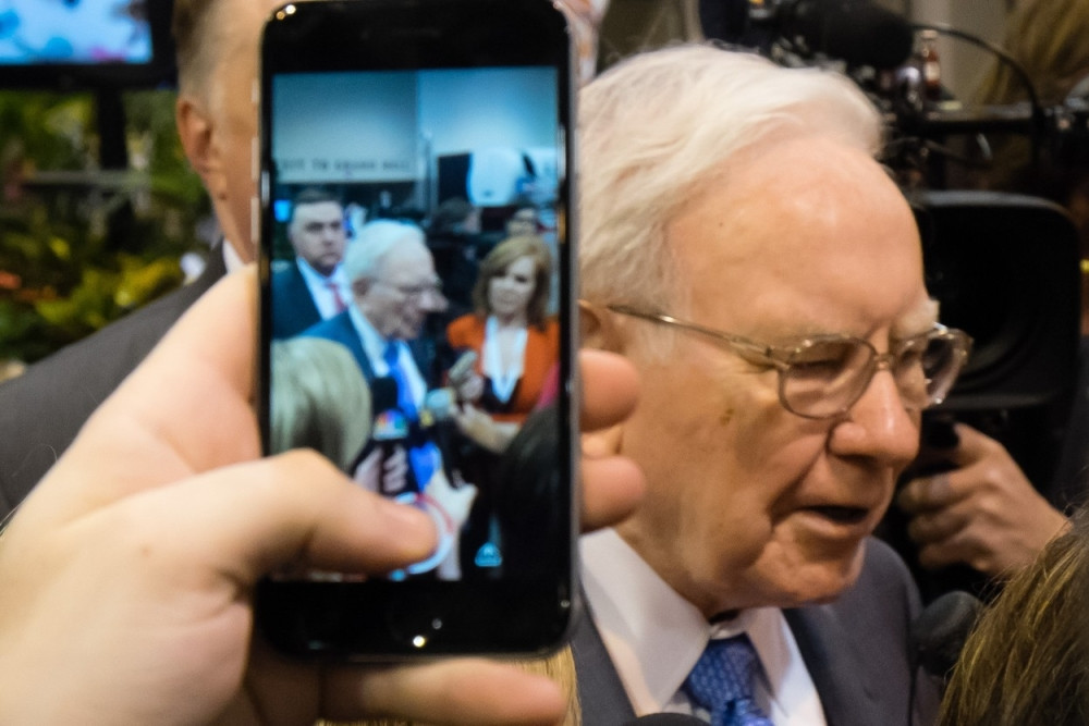 Bafet demantovao da je kupio ostrvce u Grčkoj!