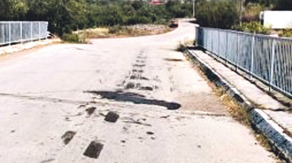 Pokosio pešake, mladić na mestu OSTAO MRTAV, drugi povređen, devojka za dlaku IZBEGLA SMRT!