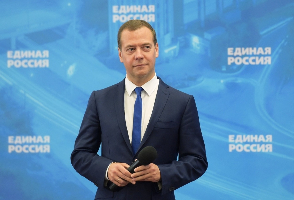 Medvedev: Moguće da su teroristi oborili avion