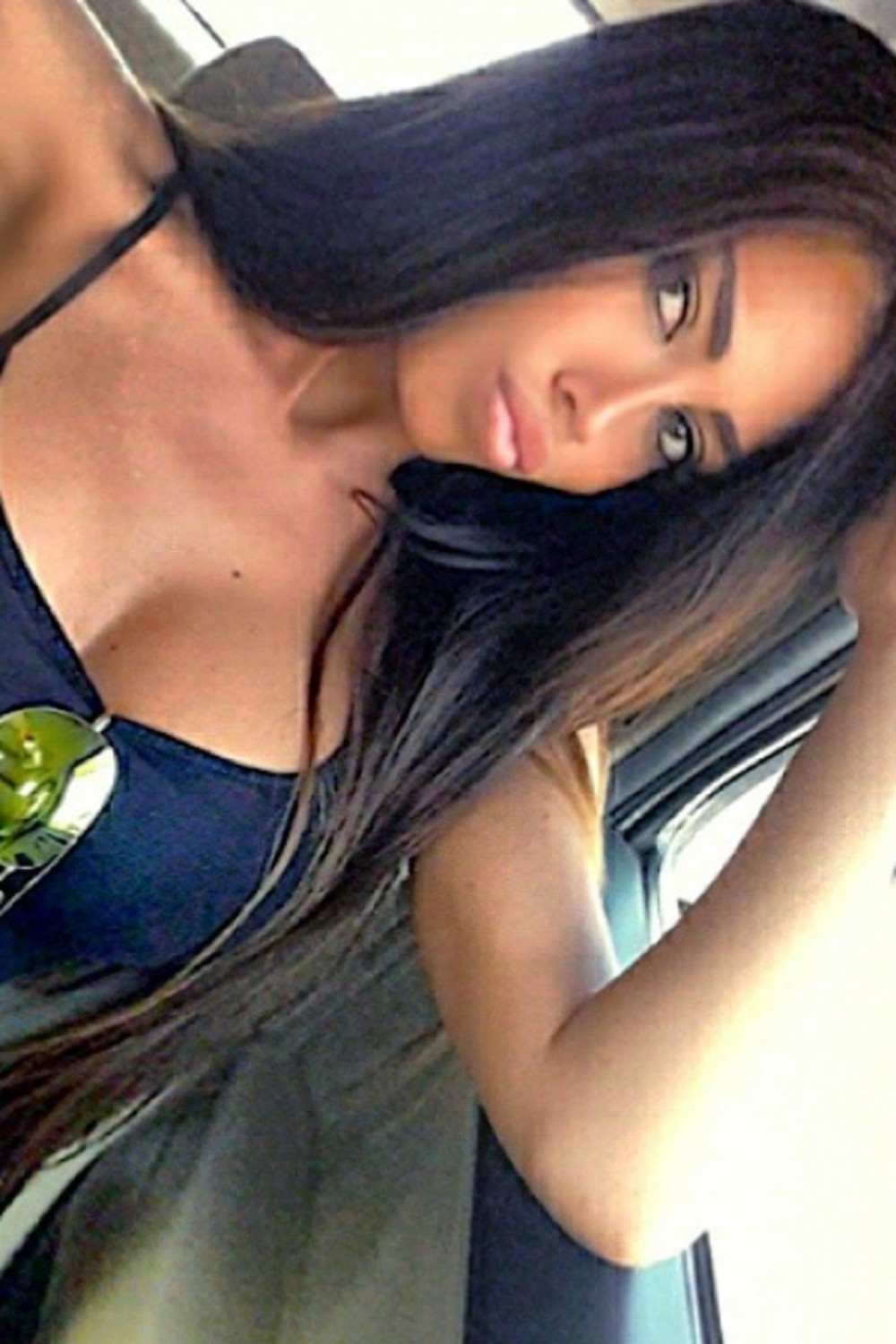 Soraja obukla kupaći koji previše otkriva! (FOTO)