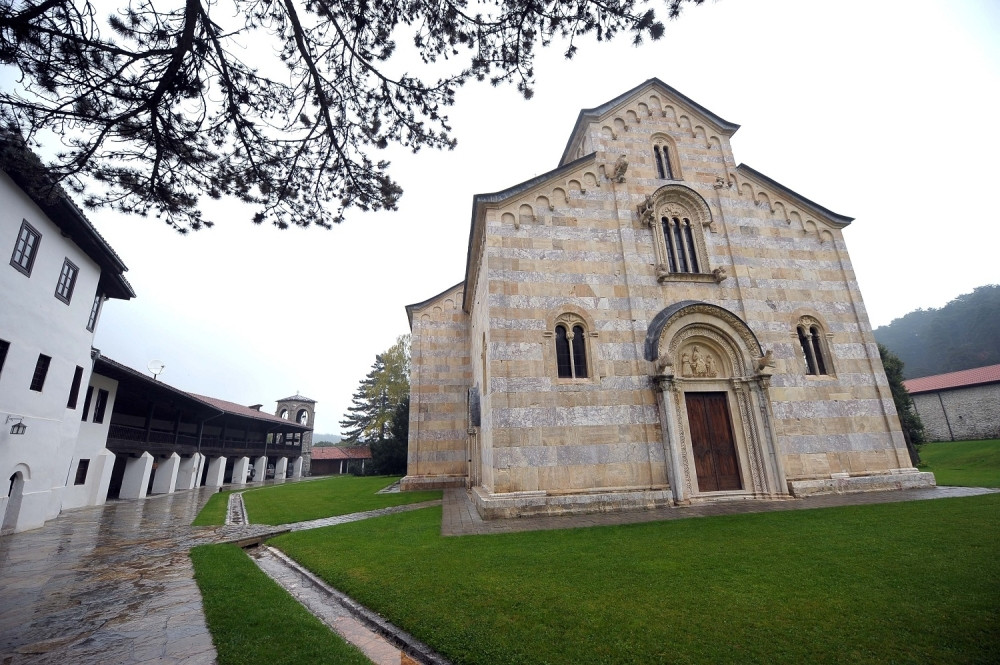 Norveška obnavlja crkve na Kosovu i pomaže porodicama!