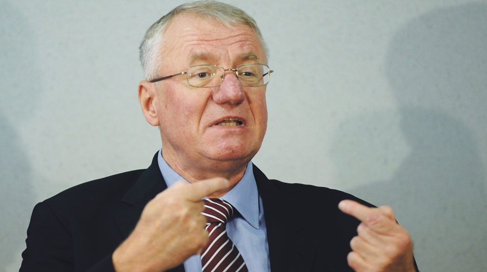 Šešelja zvali u "Parove"!