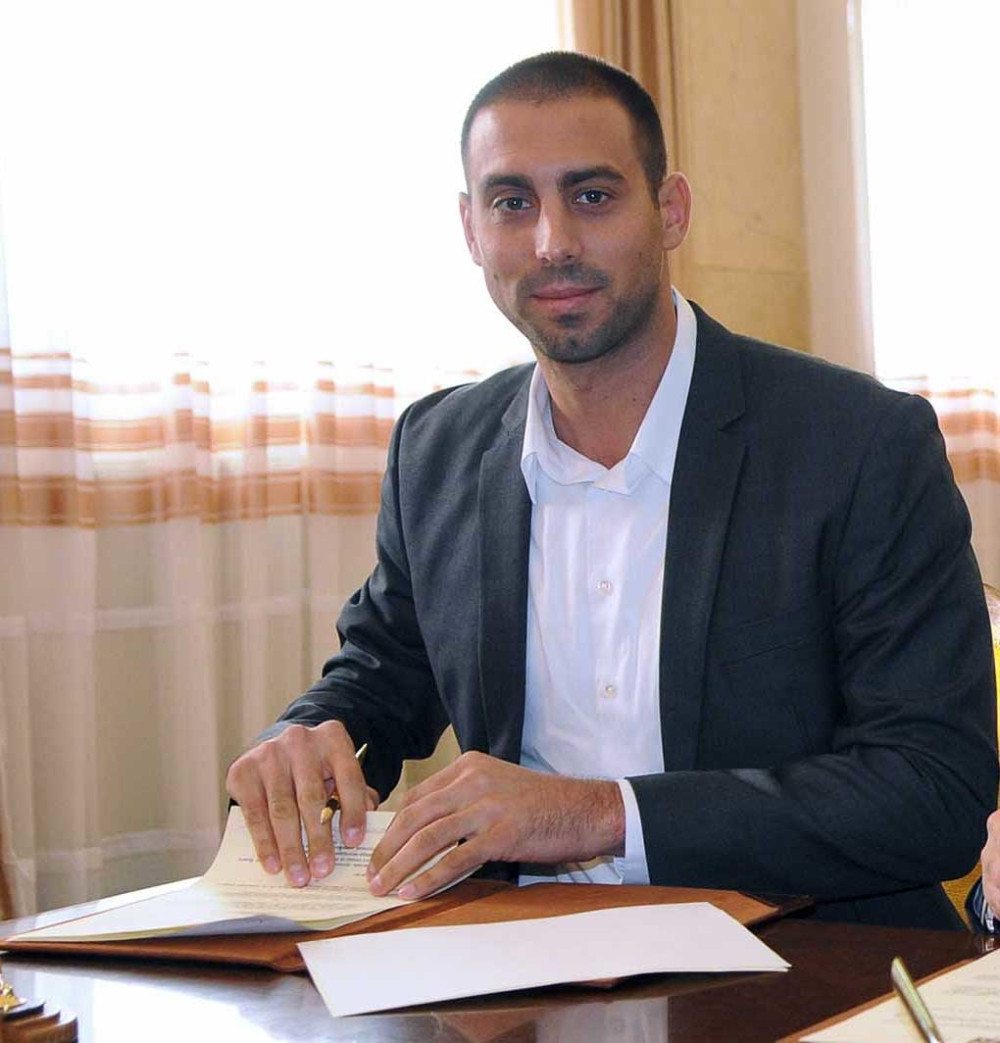 Čavić Srbinu nalupao šamare?