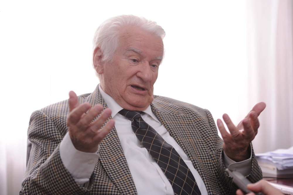 Sporna Pajtićeva podrška Dverima