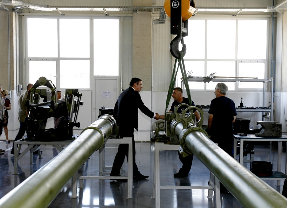 Vučić ponosan na "Noru"  FOTO