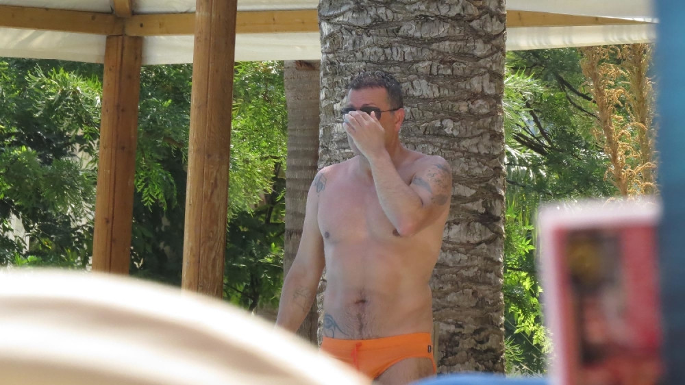 Đoganijevi ne izlaze iz luksuznog kompleksa! (FOTO)