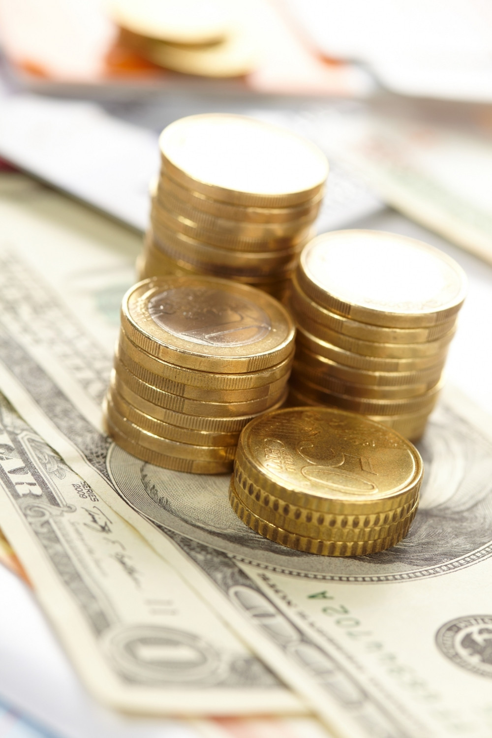 Pogledajte šta se dešava sa dolarom dok traje bitka između Trampa i Bajdena