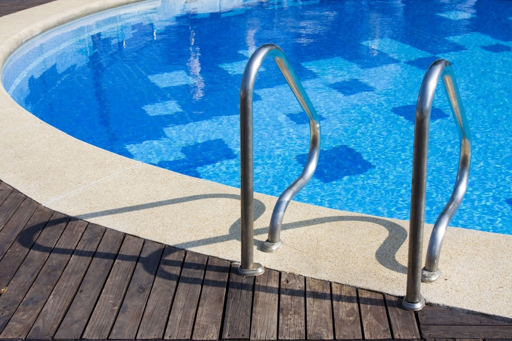 Guzonjama plaćamo teniske terene i bazene