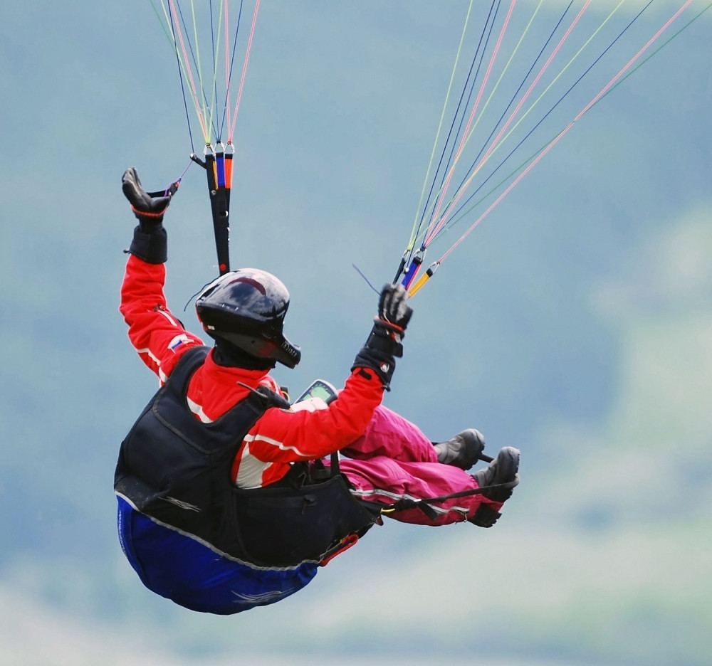 Paraglajderka pala kod Petrovca