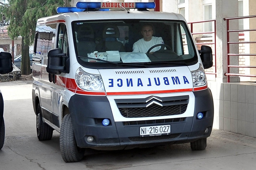 Starce pronašli onesvešćene od hladnoće!