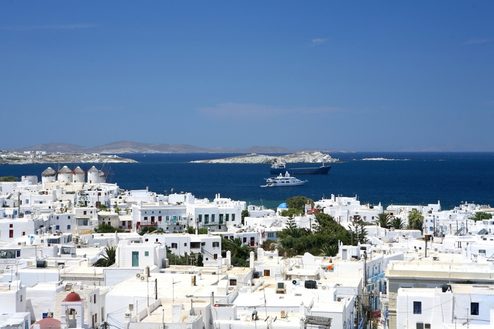 Turisti PAPRENO platili da uživaju na plaži u Grčkoj, a kada su one utrčale u VODU, sve im preselo! (FOTO)
