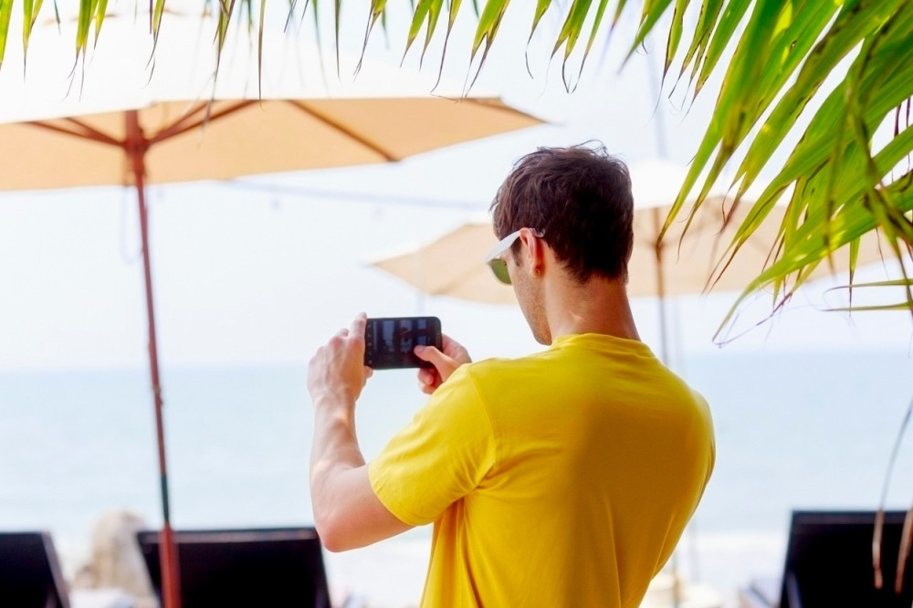 Poginuo snimajući selfi kako skače sa mosta