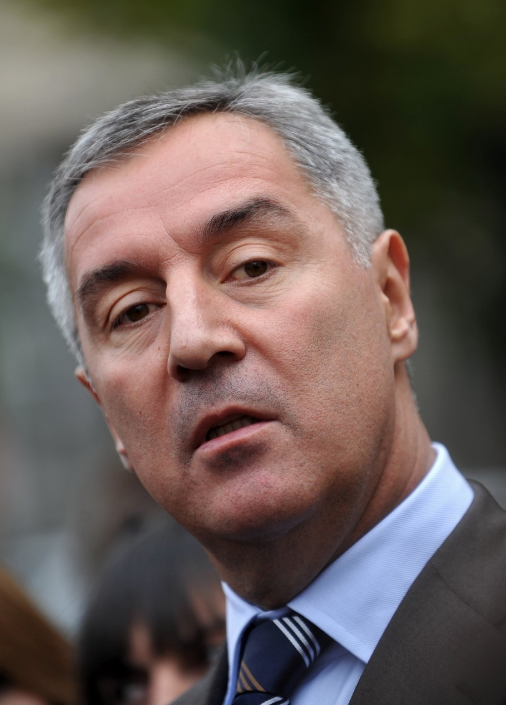 Milo ruši pravoslavlje, a klanja se papi!