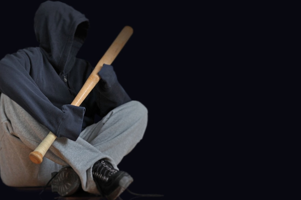 Motkom hteo da opljačka zlataru, povređen radnik