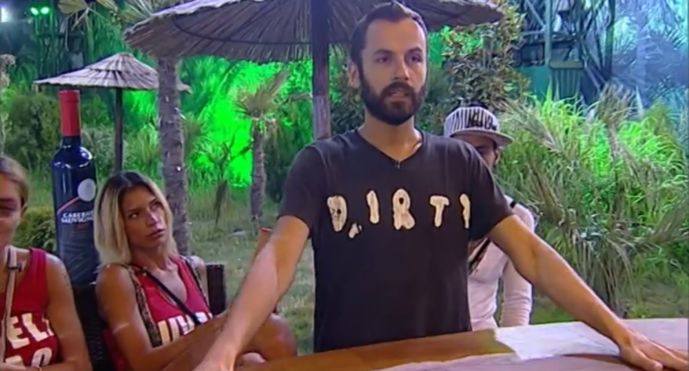 Nikolas: Volite Dušana, iako je gej!