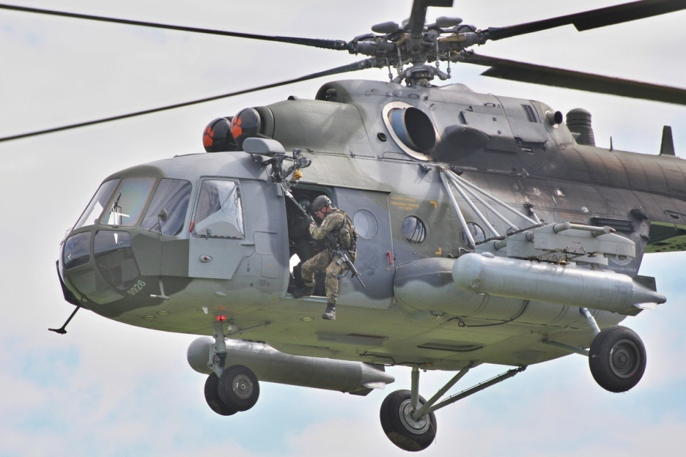 Srušio se vojni helikopter - poginuo pilot!