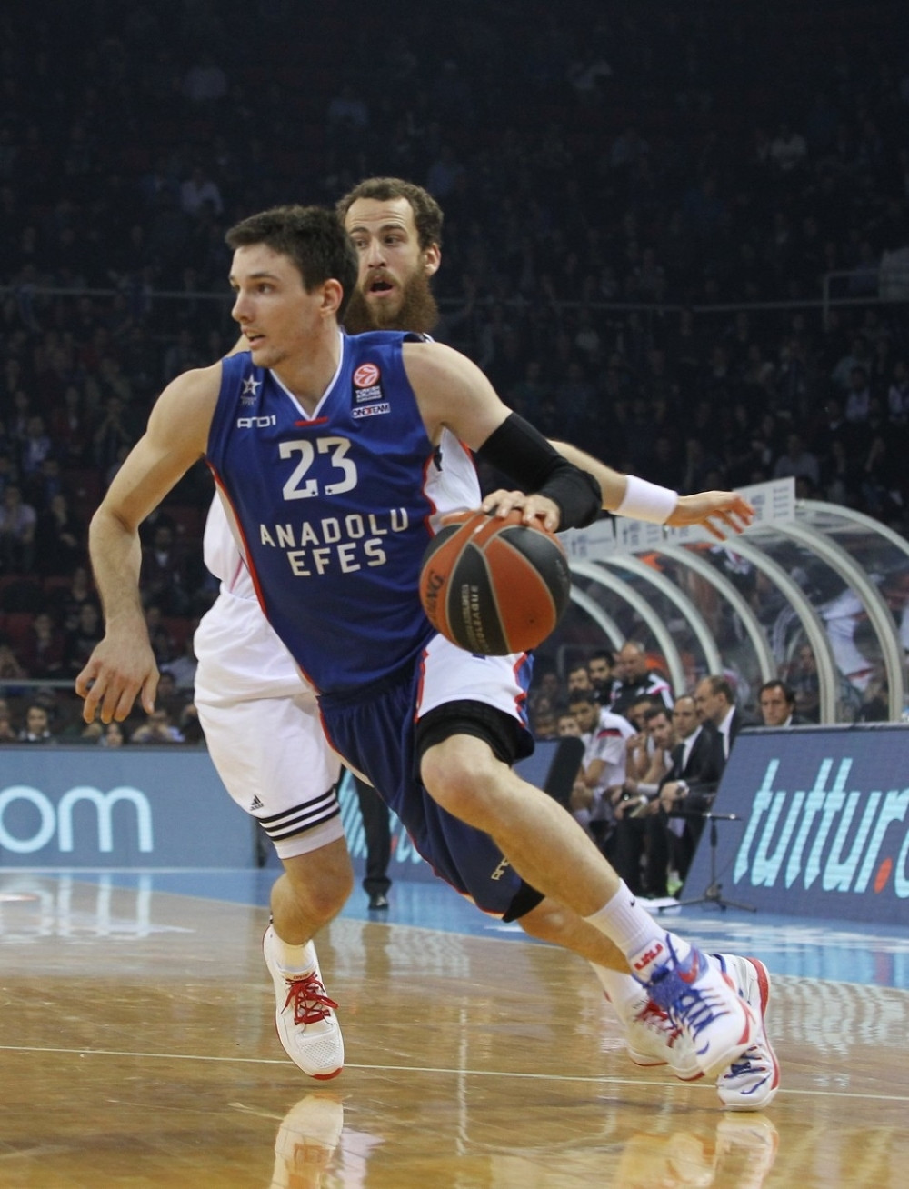 Zvezda želi Dženinga iz Efesa!