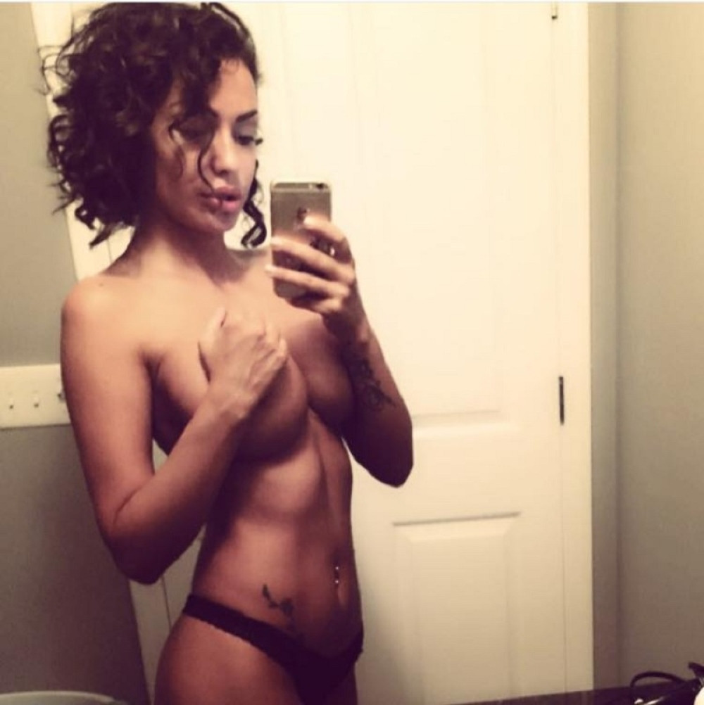 Milena Mitić gola pod tušem! (FOTO 18+)