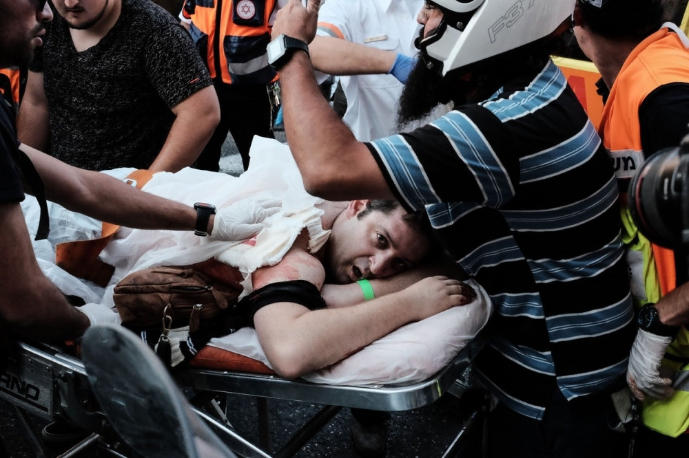 Upao na gej paradu i izbo šestoro! (FOTO)