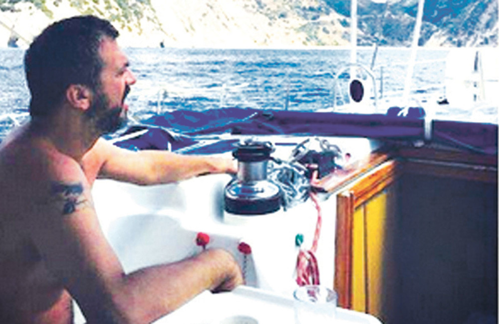 Kapetan na belu lađu!