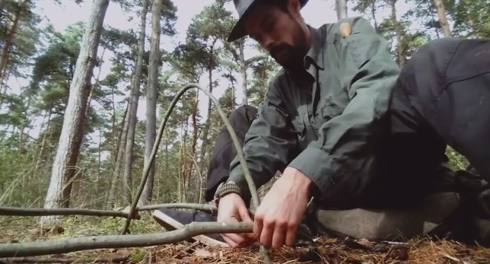 Ostavio sve i otišao da živi kao pećinski čovek! (VIDEO)